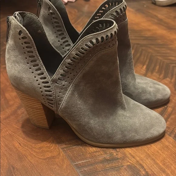 Gray Vince Camuto Suede Ankle Boots 7.5 - Picture 2 of 11